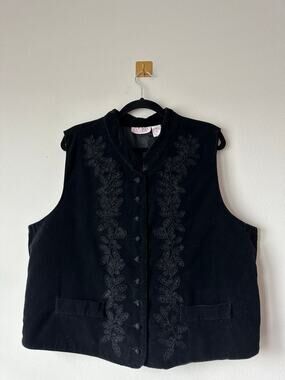 Vintage Black Velvet Embroidered Vest 20w Dark Romantic Goth Dark Cottagecore